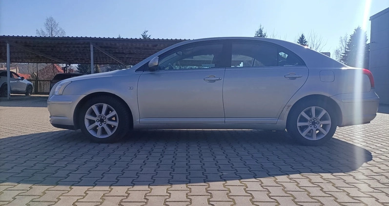 Toyota Avensis cena 11000 przebieg: 191000, rok produkcji 2003 z Łódź małe 79